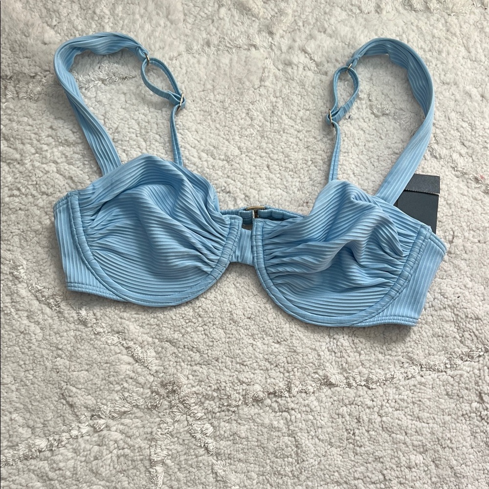 Hollister Women's Light Blue Ribbed Bikini top Small